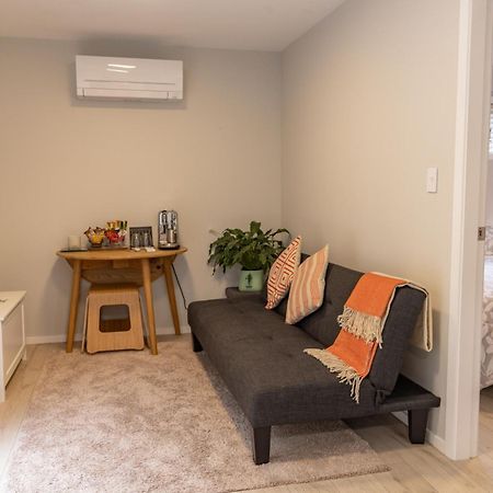 Back Garden Flat With Free On Street Parking And Fiber Wifi - 15 Mins To Ferry, Stadium, Cbd Wellington Dış mekan fotoğraf