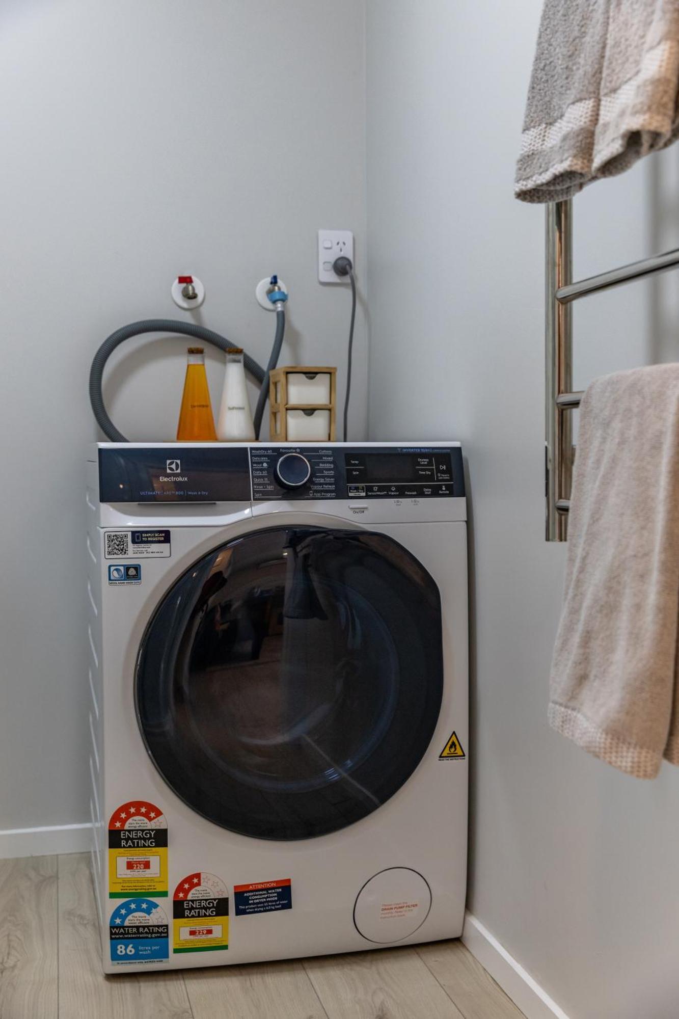 Back Garden Flat With Free On Street Parking And Fiber Wifi - 15 Mins To Ferry, Stadium, Cbd Wellington Dış mekan fotoğraf