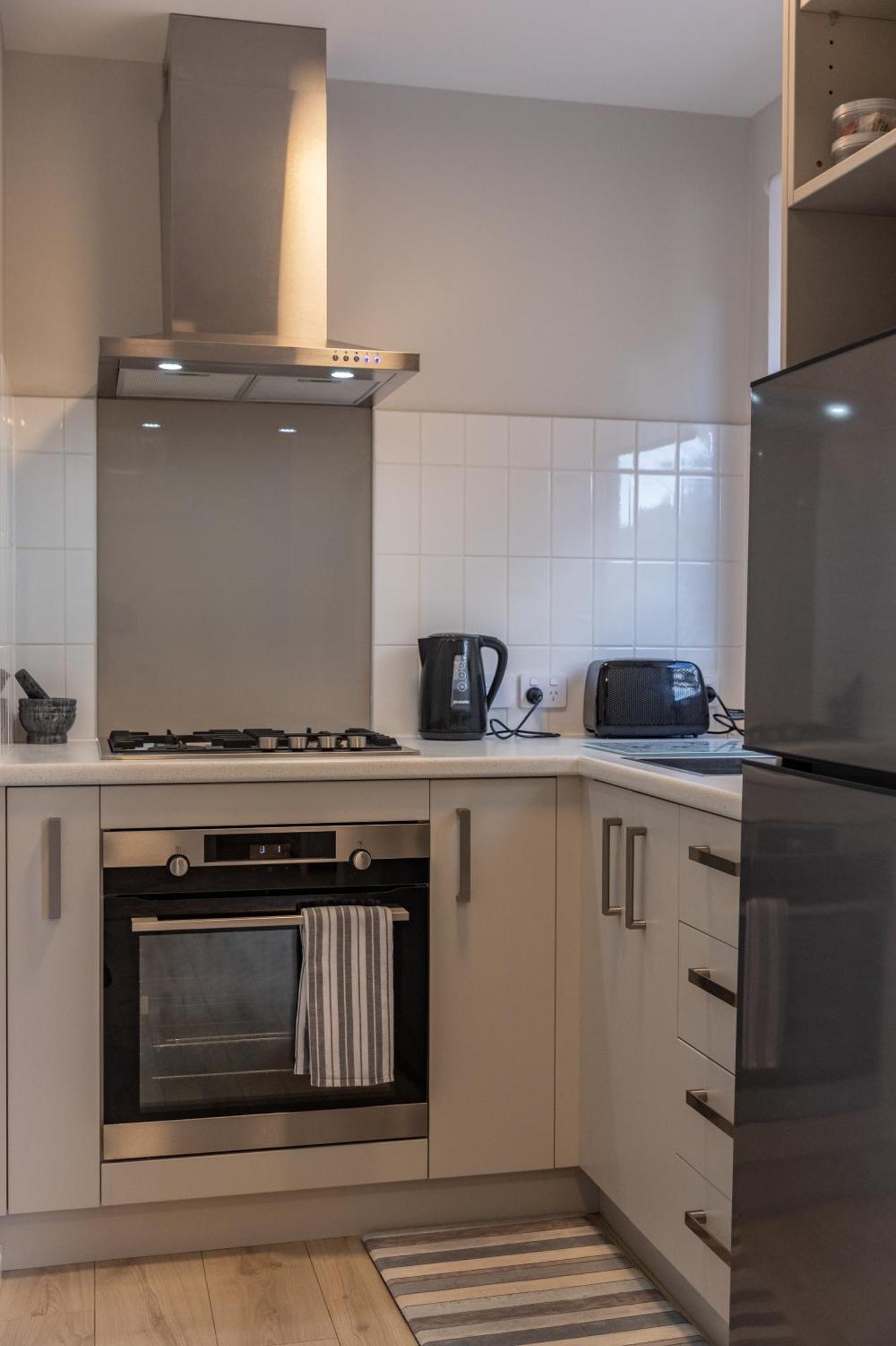 Back Garden Flat With Free On Street Parking And Fiber Wifi - 15 Mins To Ferry, Stadium, Cbd Wellington Dış mekan fotoğraf