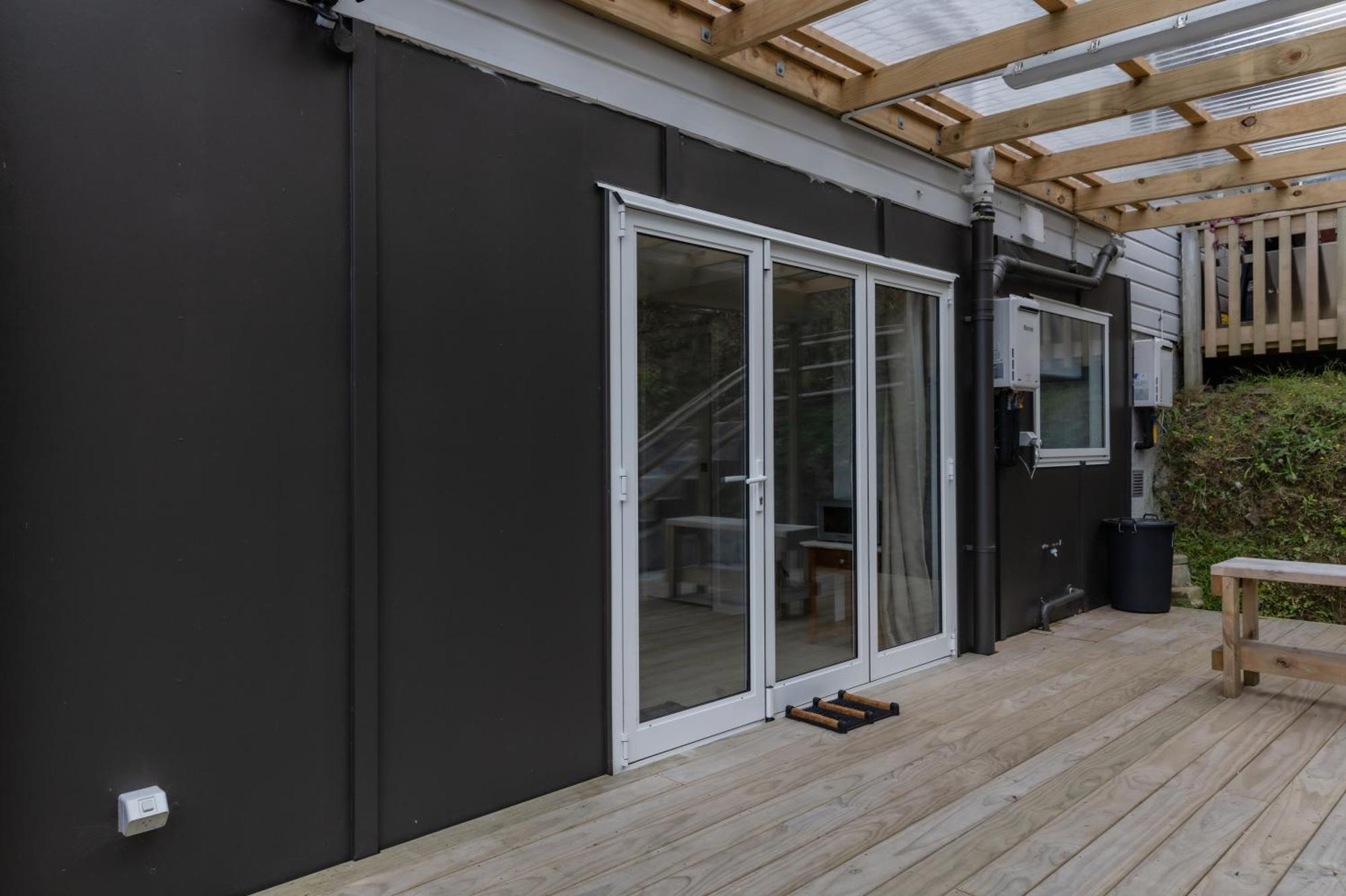 Back Garden Flat With Free On Street Parking And Fiber Wifi - 15 Mins To Ferry, Stadium, Cbd Wellington Dış mekan fotoğraf